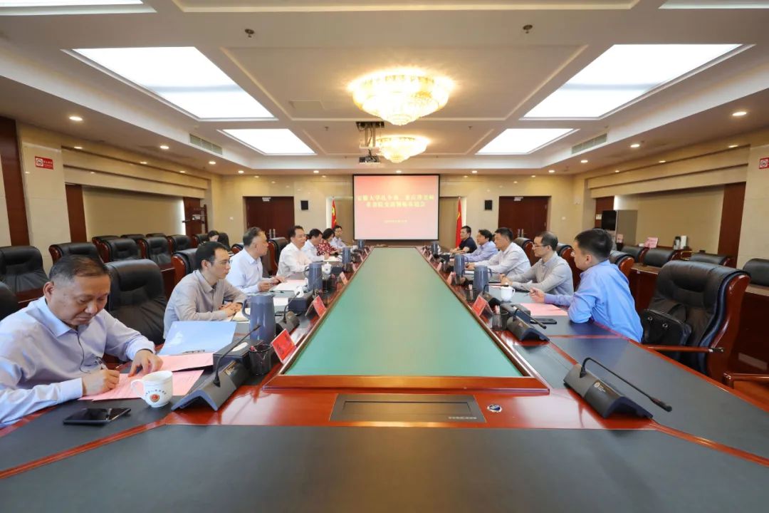  Two associate professors of Anhui University went to the provincial procuratorate for exchange and training