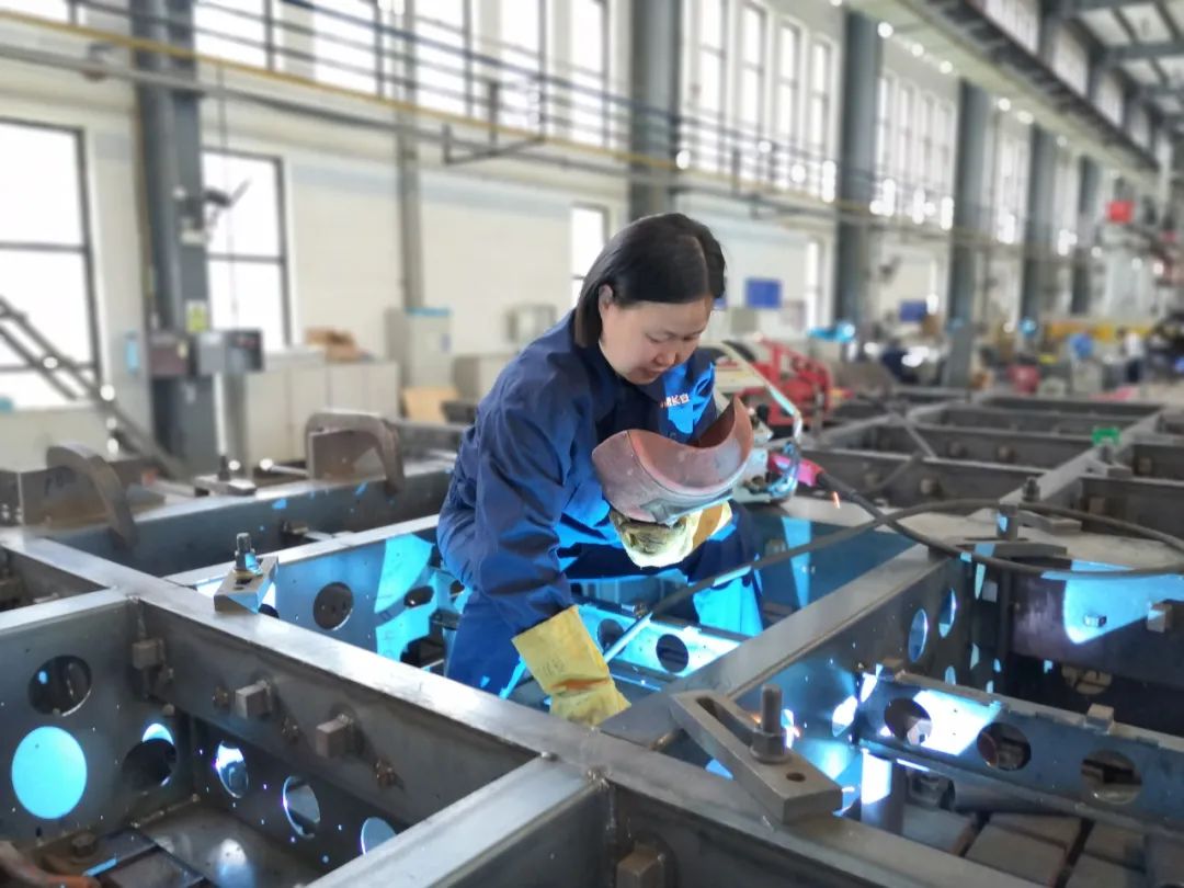  Representative Huang Chunyan: Industrial workers in the new era should transform from manufacturers to creators