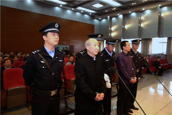 重大案件办理进度公开寿县原县委书记张绪鹏昨日受审